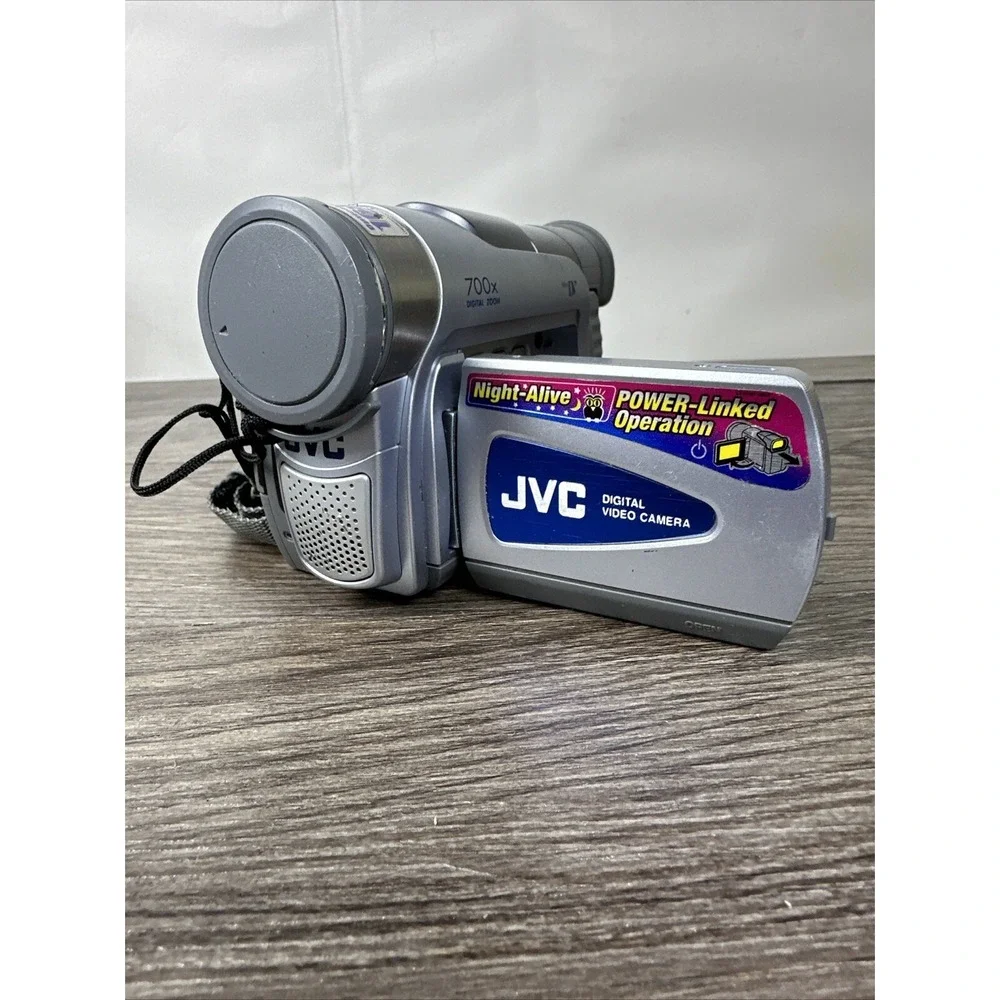 VTG JVC Digital Video Camera Mini DV Camcorder GR-D90U 700X (For Parts Untested)